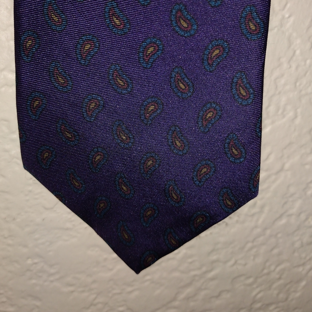 Necktie - Picture 2 of 5